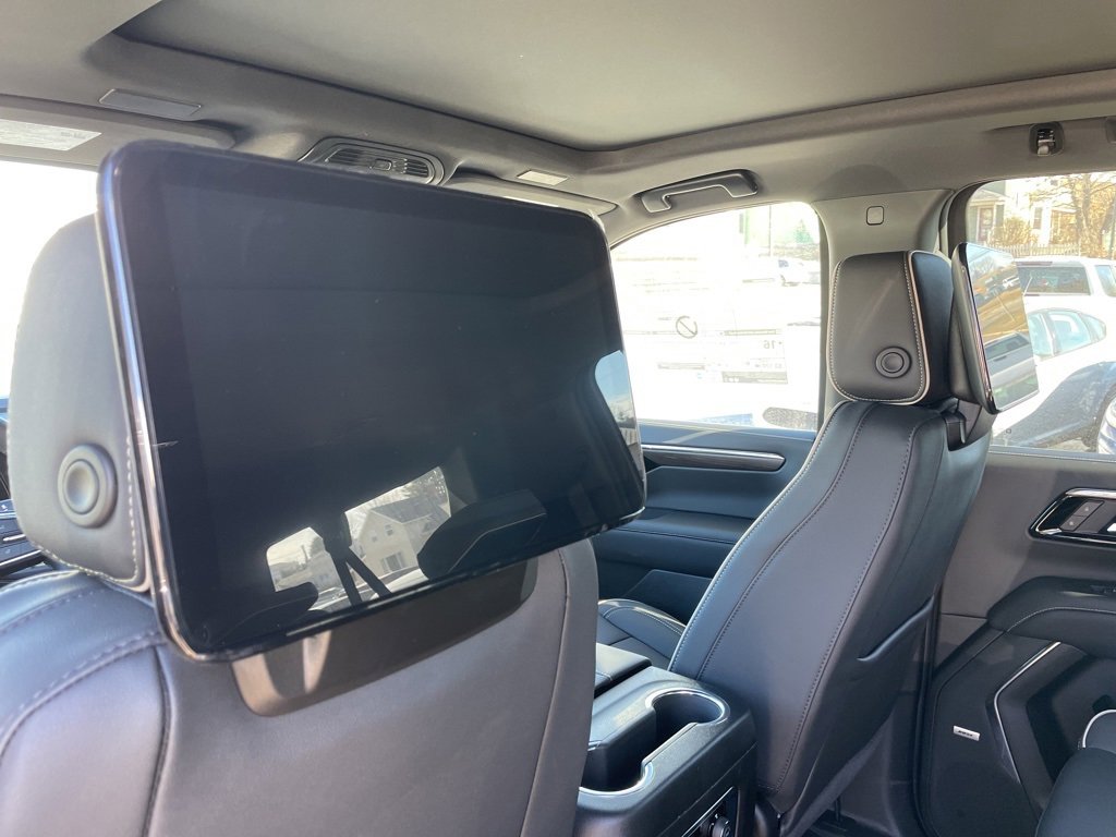 New 2026 Chevrolet Suburban Premier image 16