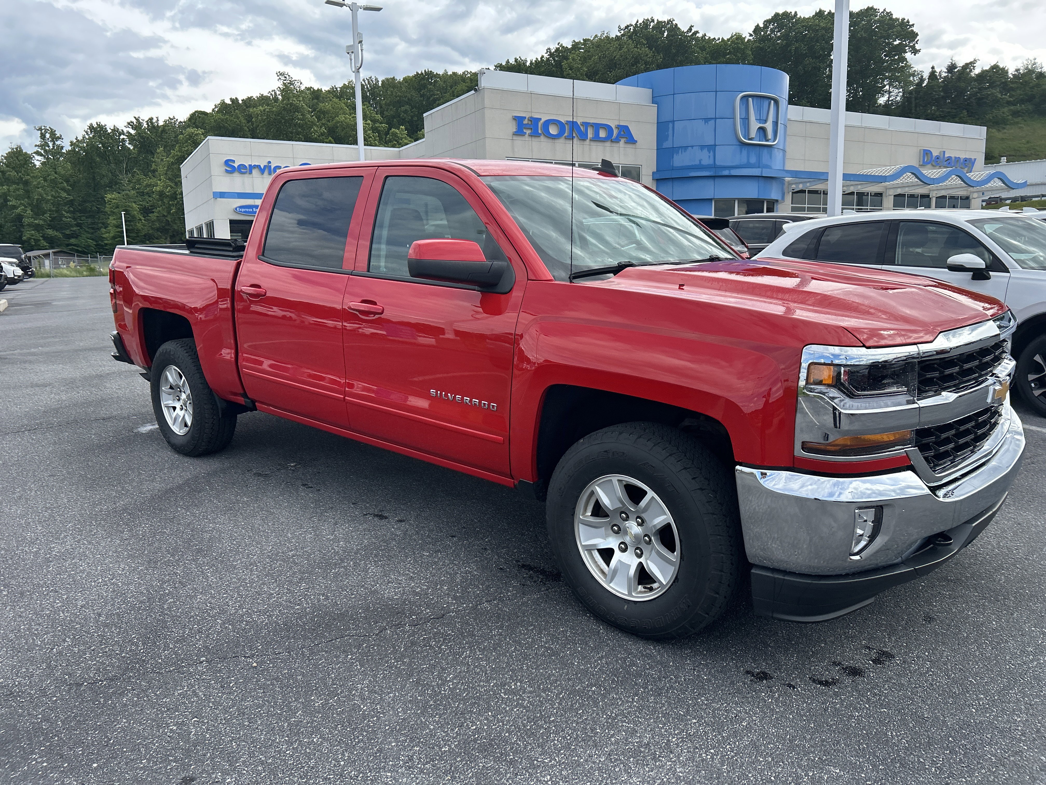 Used 2017 Chevrolet Silverado 1500 LT w/ All Star Edition AWD/4WD image 2