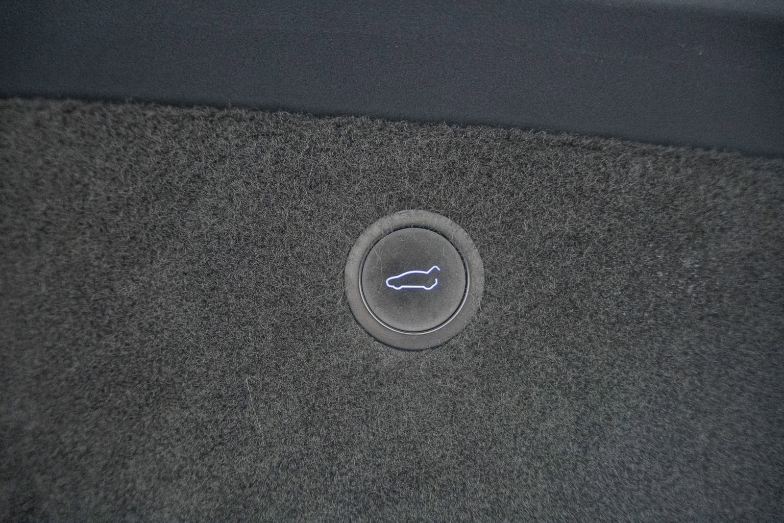 Used 2022 Tesla Model X image 11