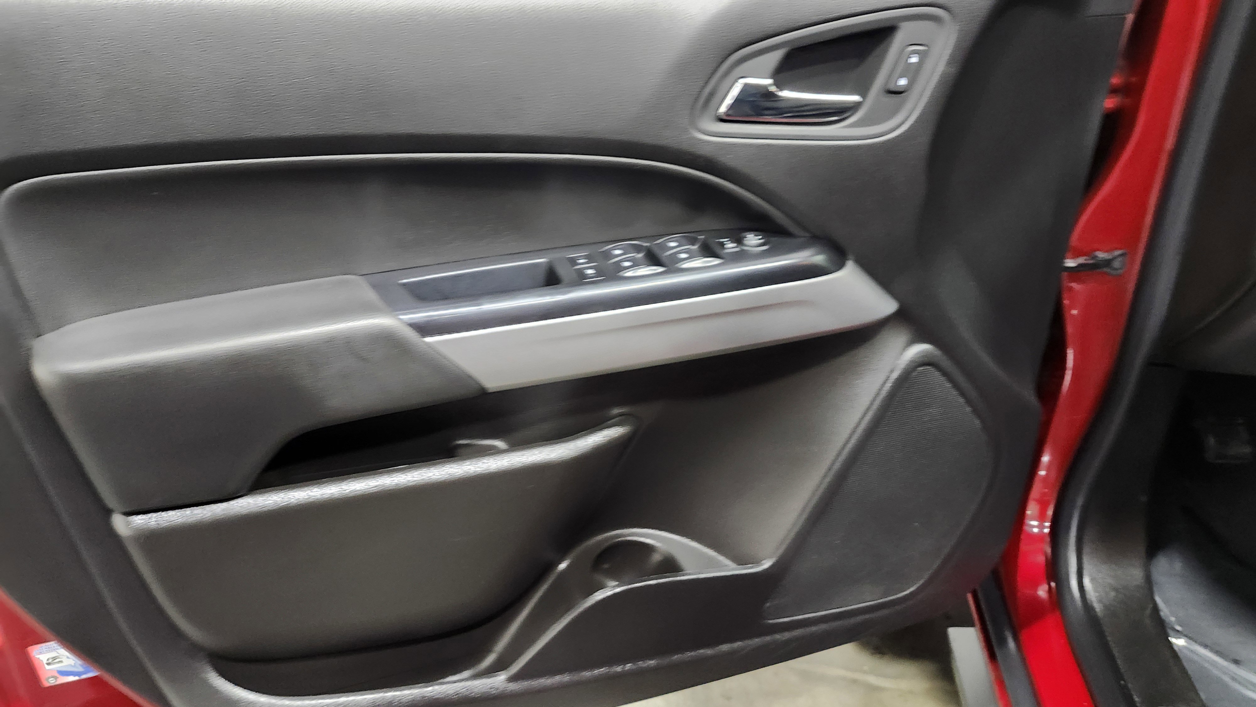 Used 2021 Chevrolet Colorado ZR2 w/ ZR2 Dusk Special Edition image 29