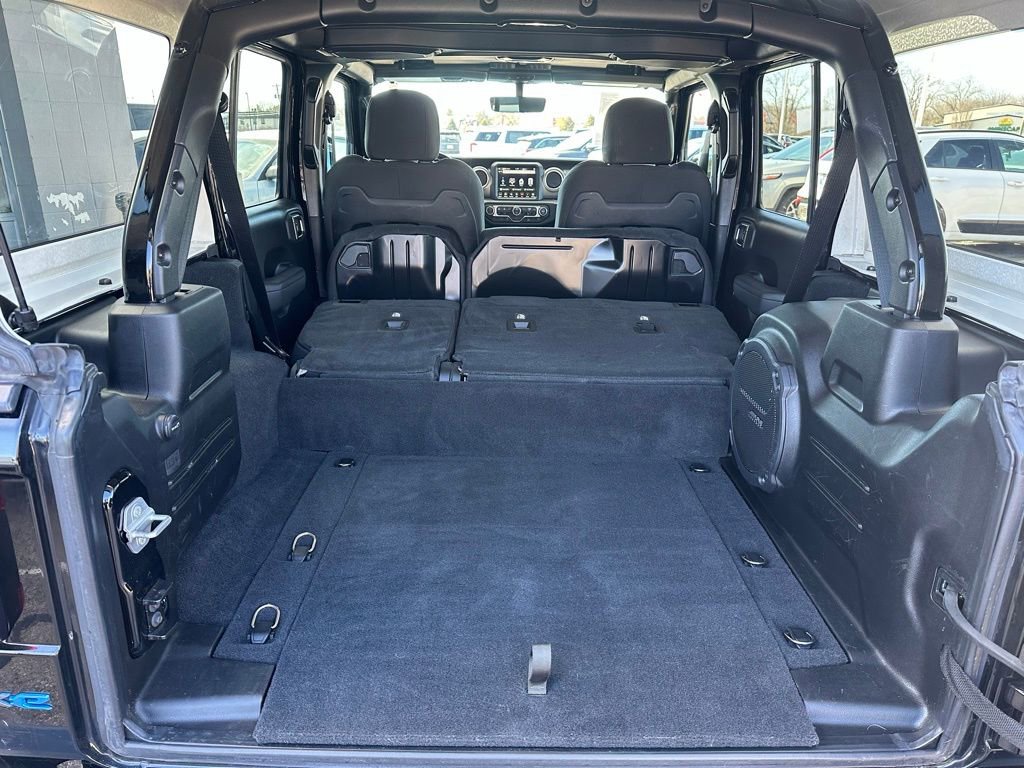 Used 2022 Jeep Wrangler Unlimited Rubicon 4xe w/ Cold Weather Group image 31