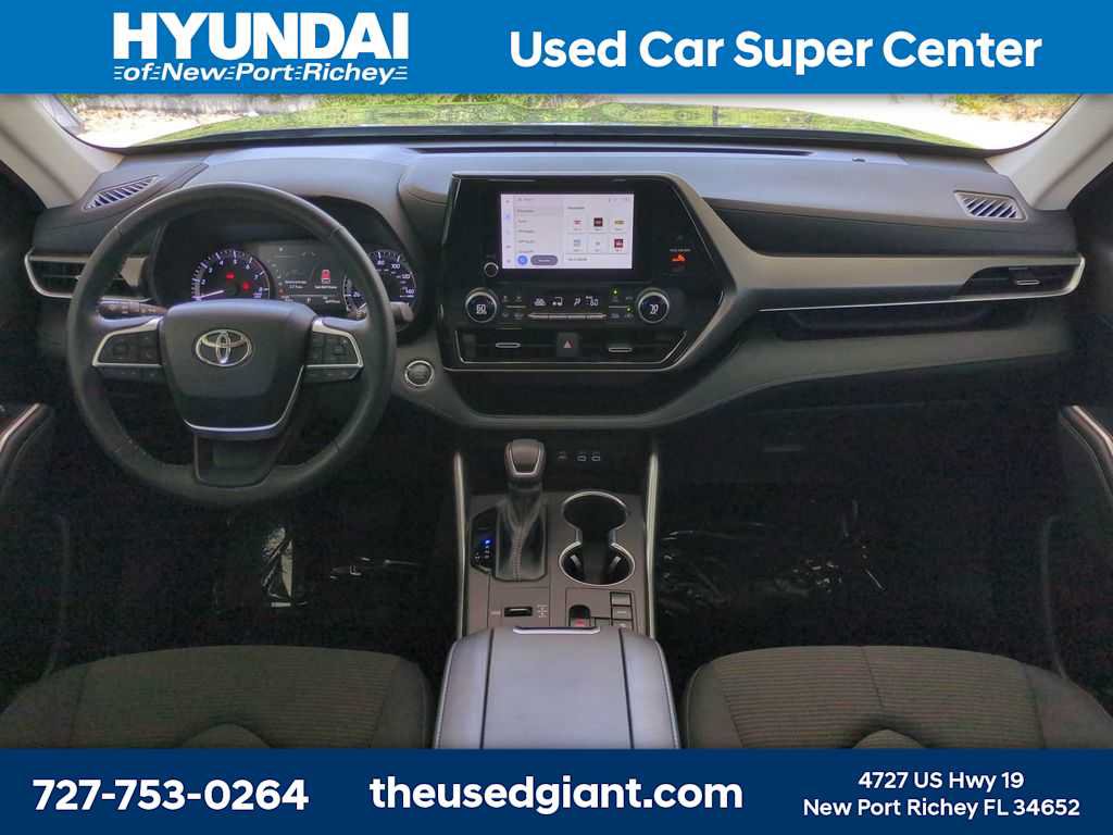 Used 2023 Toyota Highlander LE FWD image 18