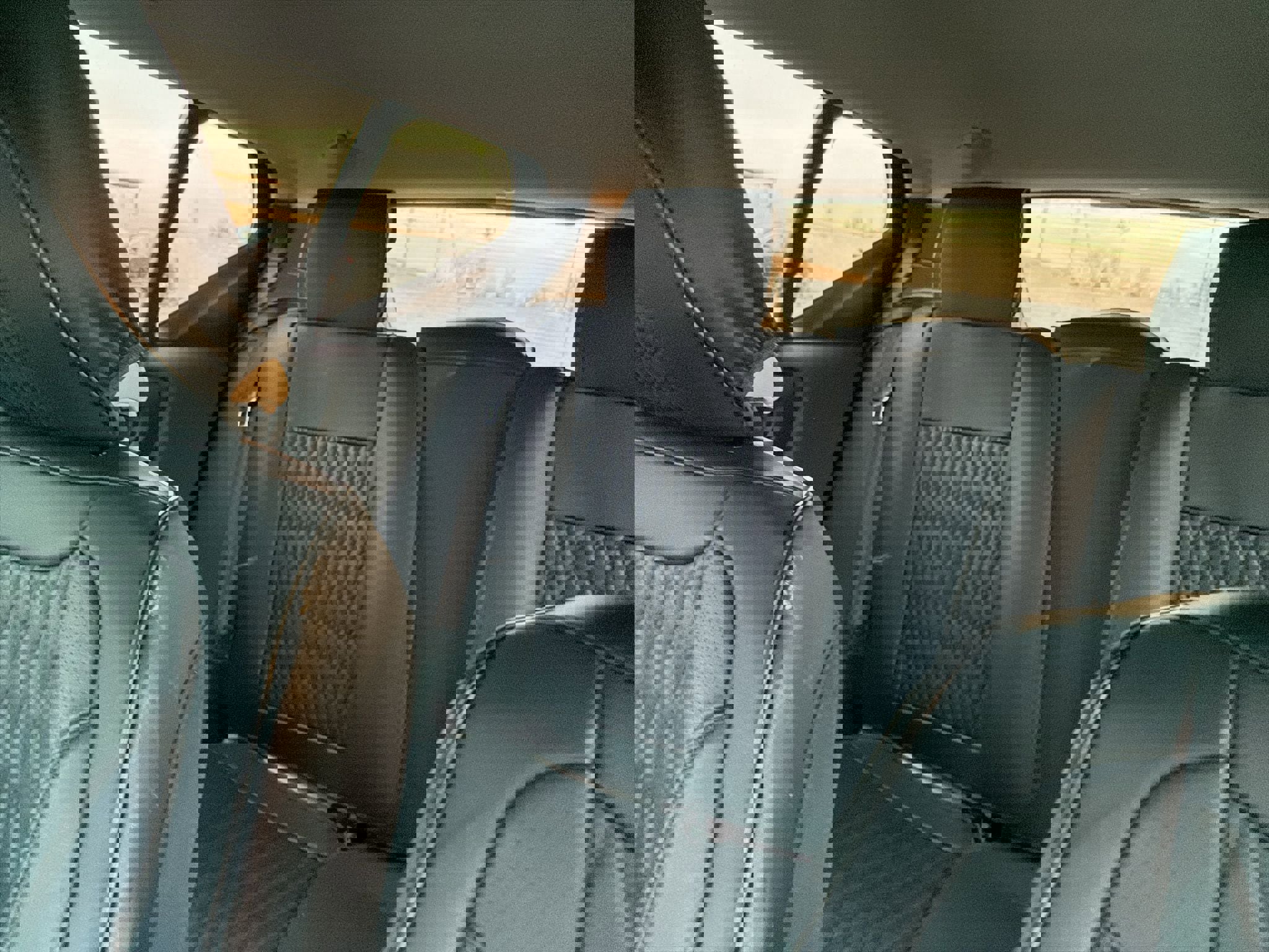 Used 2020 Volvo XC40 T4 Momentum image 13