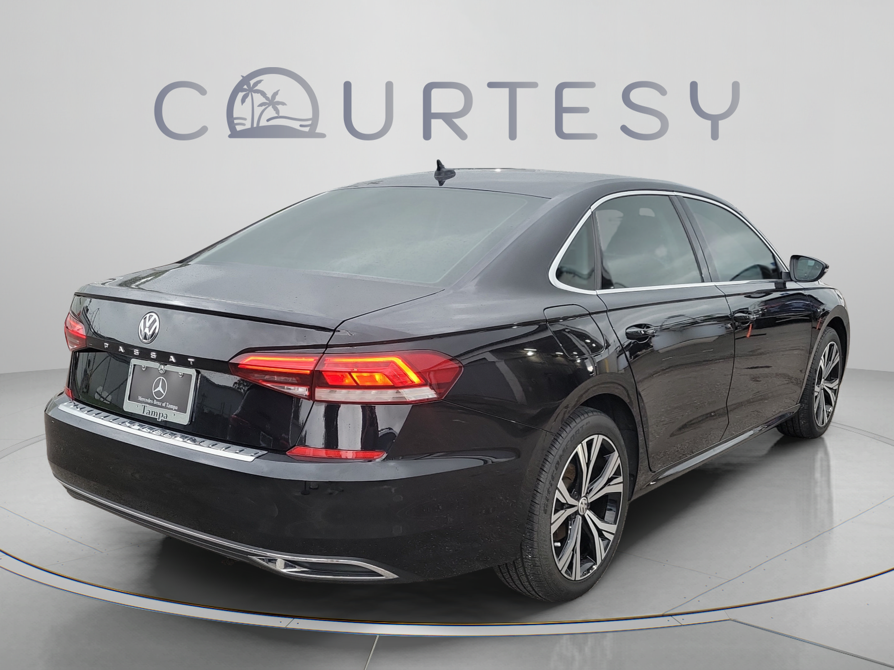Used 2022 Volkswagen Passat 2.0T SE FWD image 3
