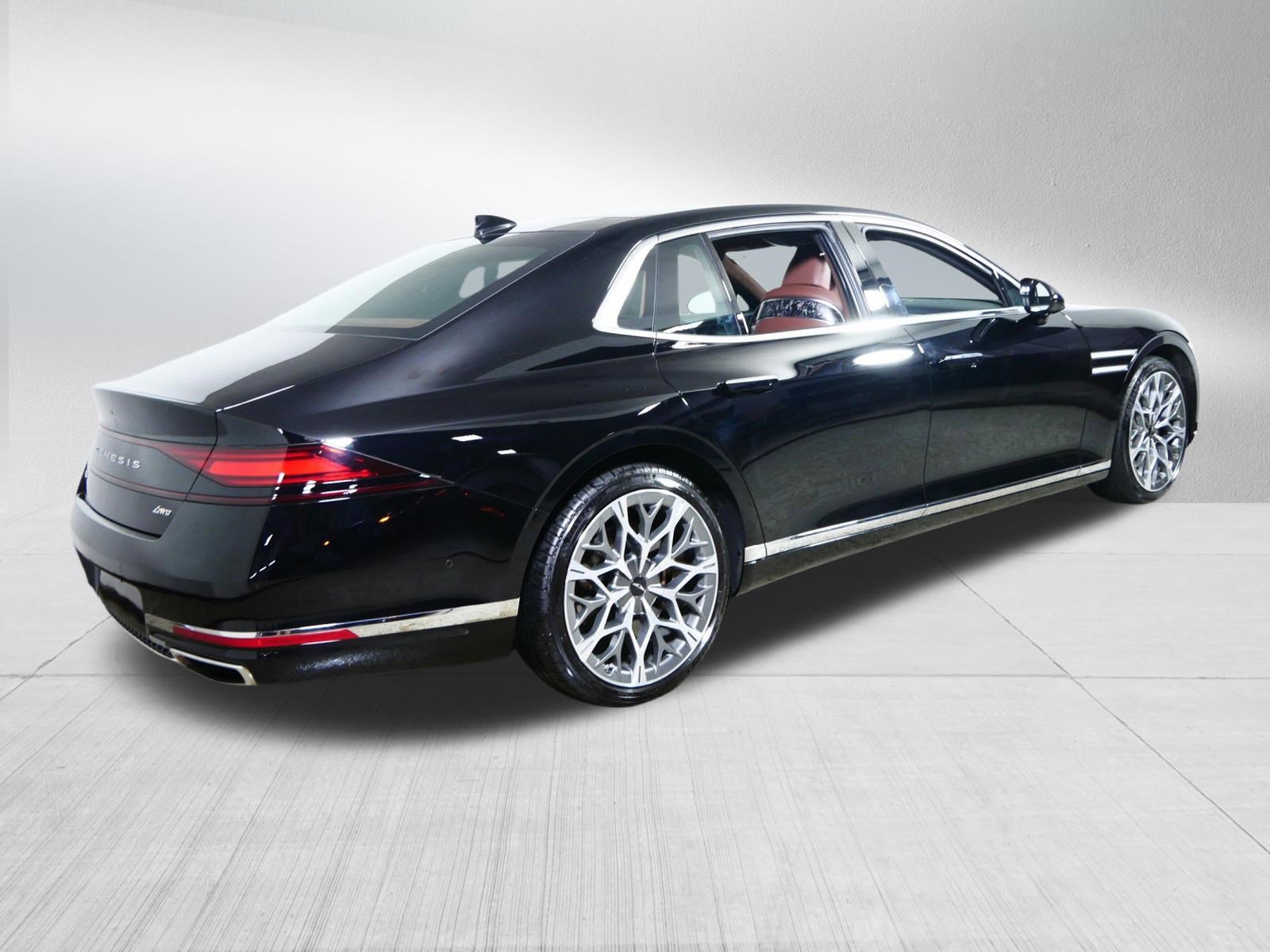 Used 2023 Genesis G90 3.5T AWD/4WD image 7
