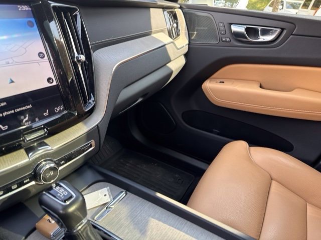 Used 2020 Volvo XC60 T5 Inscription AWD/4WD image 11