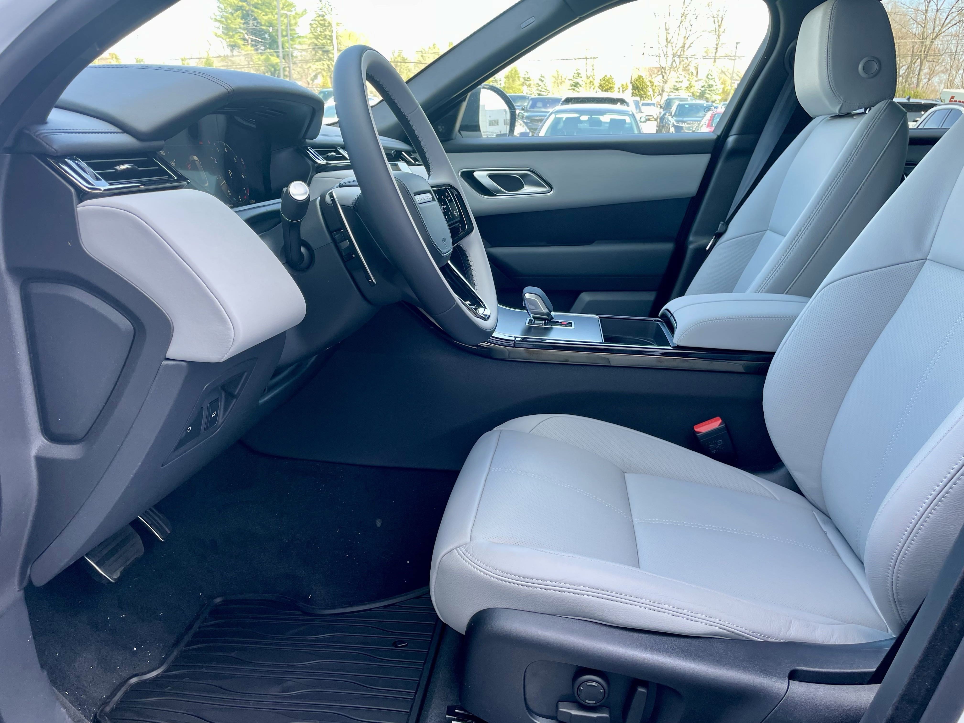 New 2026 Land Rover Range Rover Velar Dynamic SE image 14