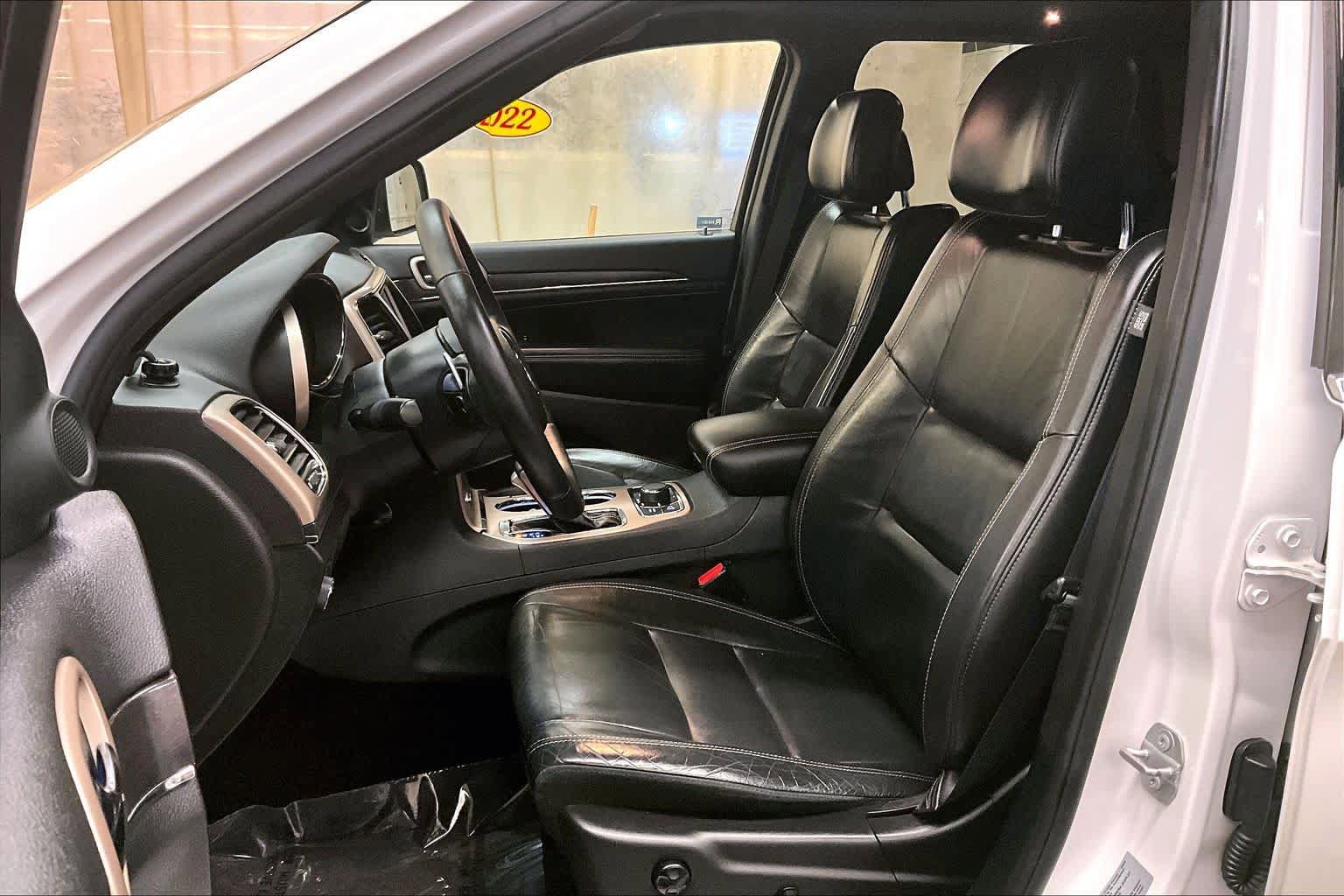 Used 2017 Jeep Grand Cherokee Limited AWD/4WD image 8