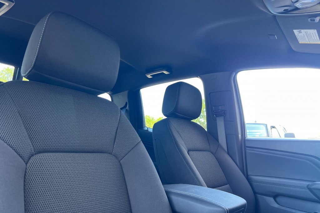 New 2025 GMC Canyon Elevation w/ Convenience Package image 13