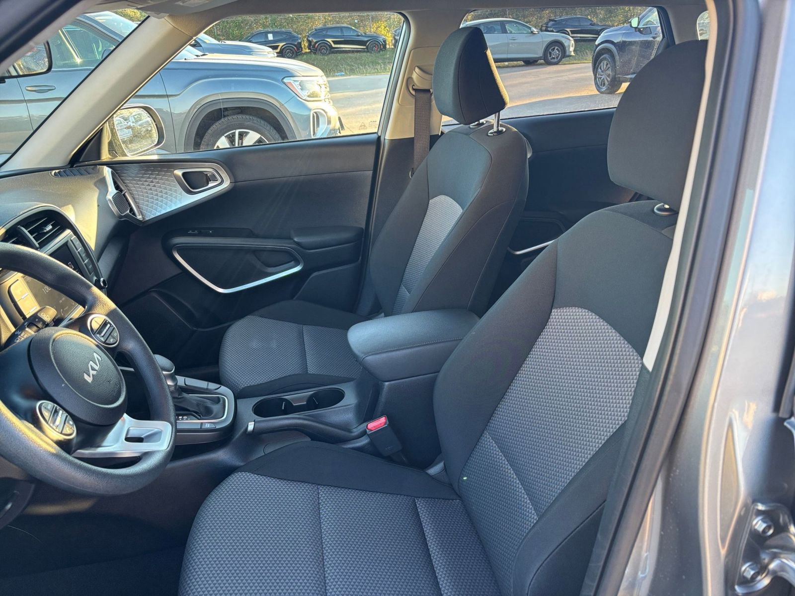 Used 2025 Kia Soul LX w/ LX Technology Package image 24