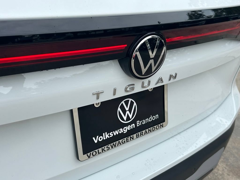 New 2026 Volkswagen Tiguan SE FWD image 29
