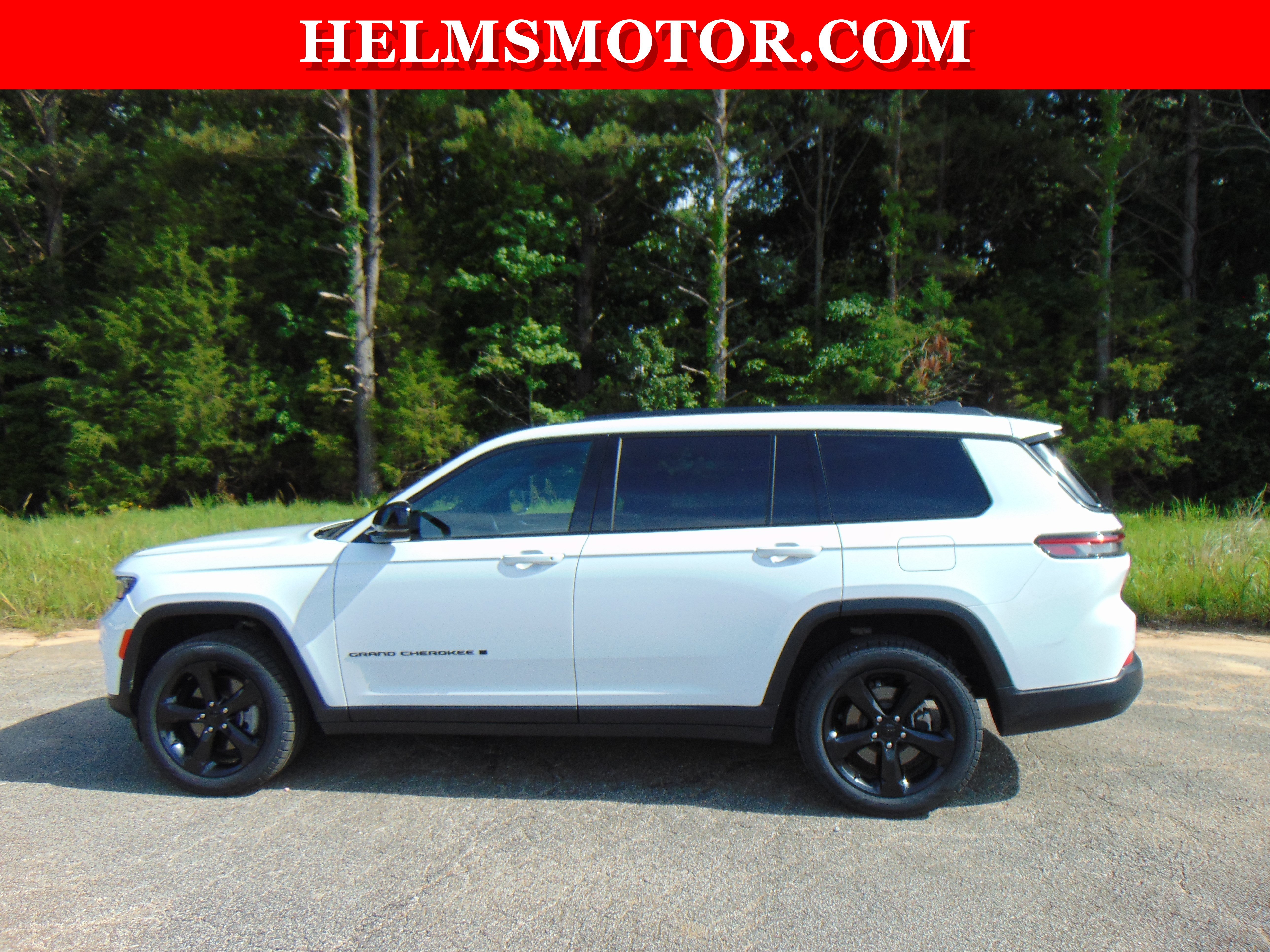 Used 2024 Jeep Grand Cherokee L Limited w/ Black Appearance Package AWD/4WD image 2