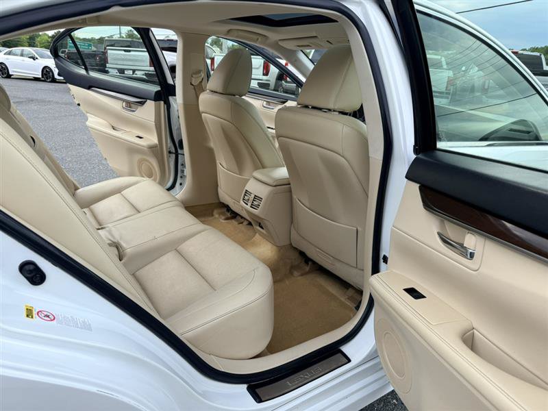Used 2013 Lexus ES 350 w/ Luxury Pkg FWD image 16