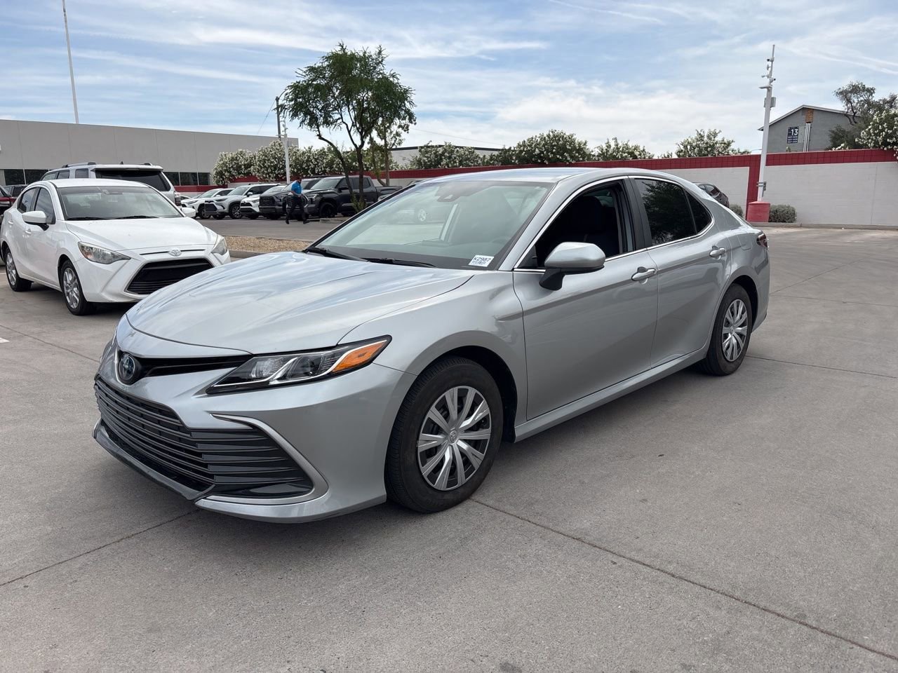 Used 2023 Toyota Camry LE image 6