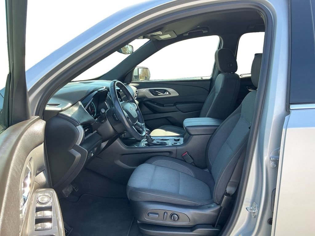 Used 2022 Chevrolet Traverse LT image 14