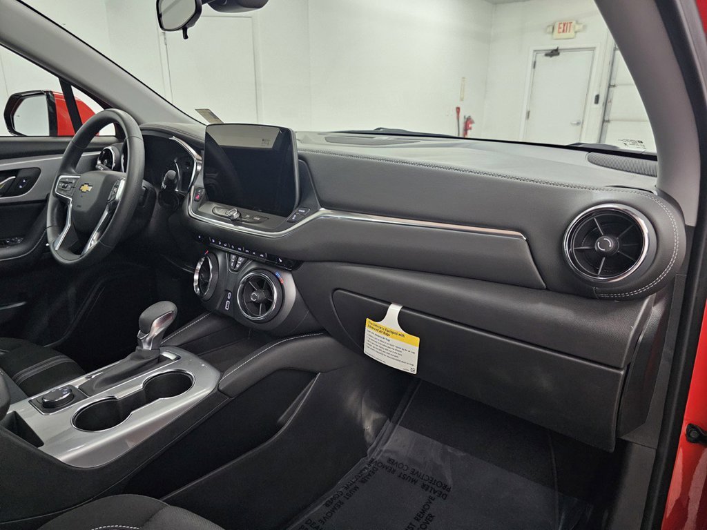 Certified 2026 Chevrolet Blazer LT AWD/4WD image 12