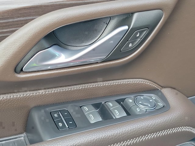 Used 2024 GMC Yukon Denali RWD image 24