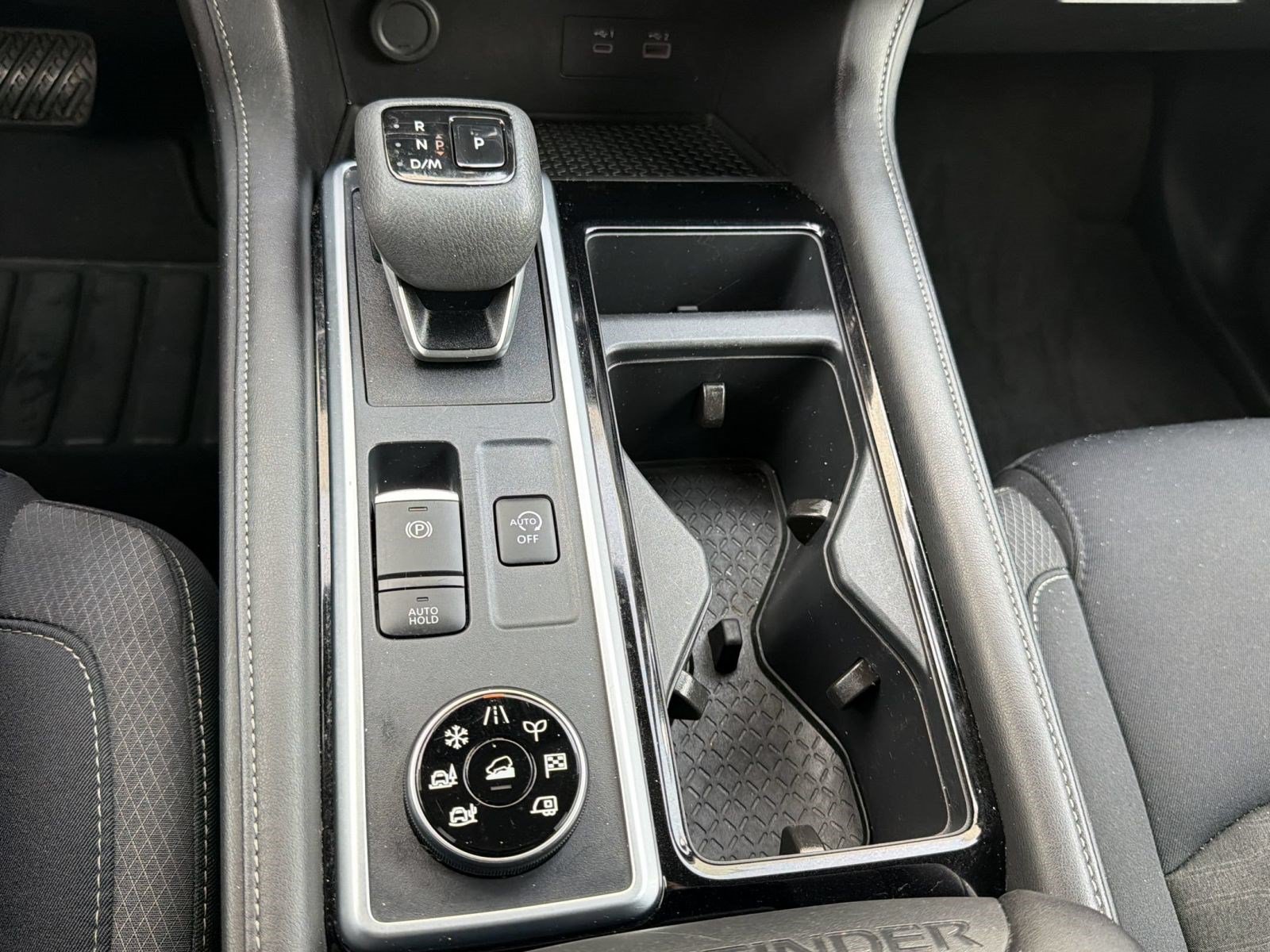 Used 2025 Nissan Pathfinder SV AWD/4WD image 19