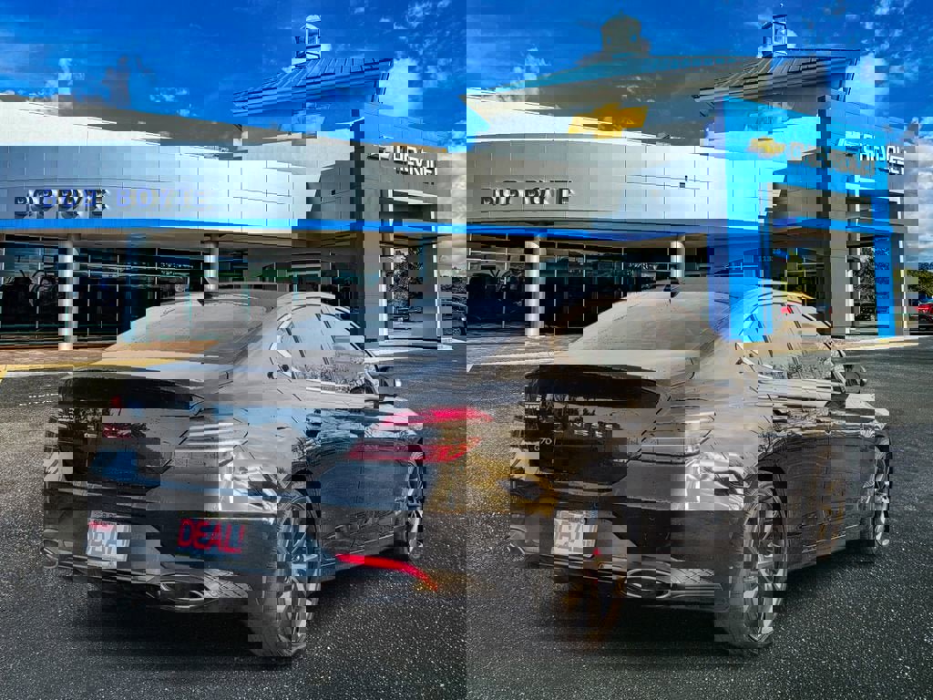 Used 2022 Genesis G70 3.3T image 3