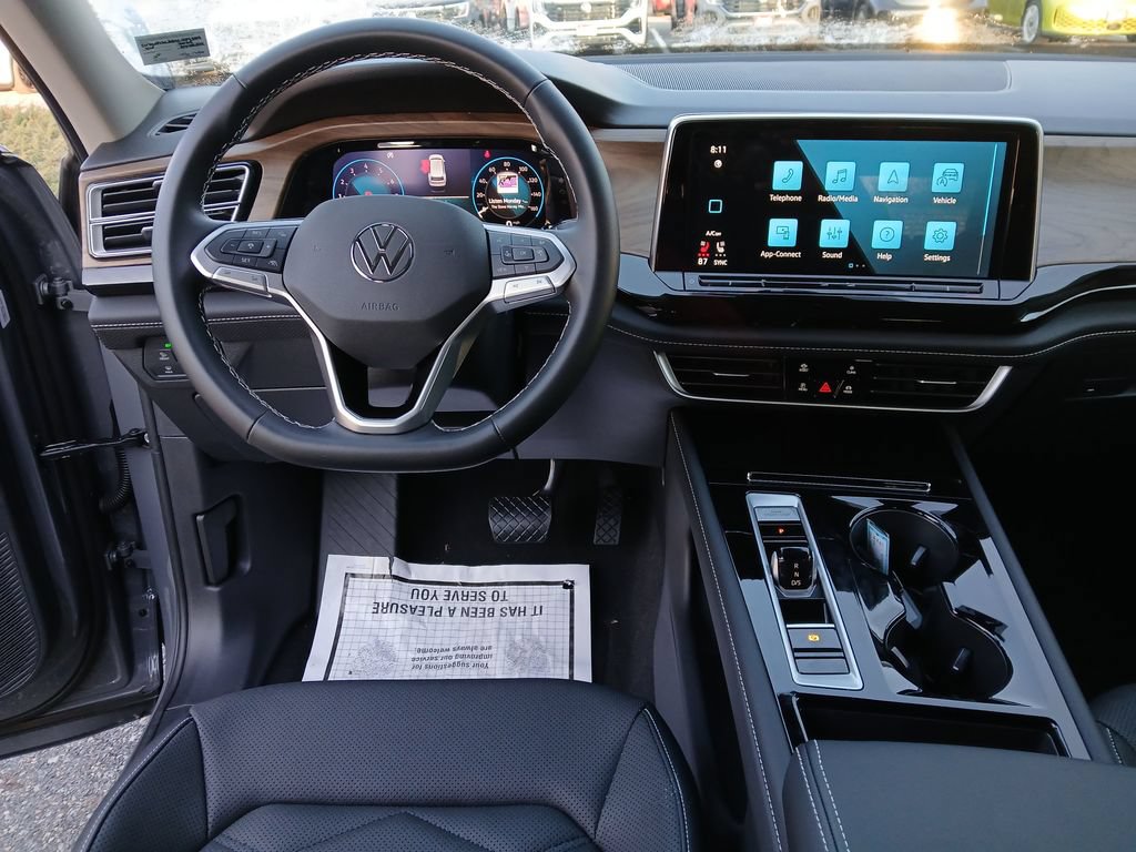 New 2025 Volkswagen Atlas SE FWD image 13
