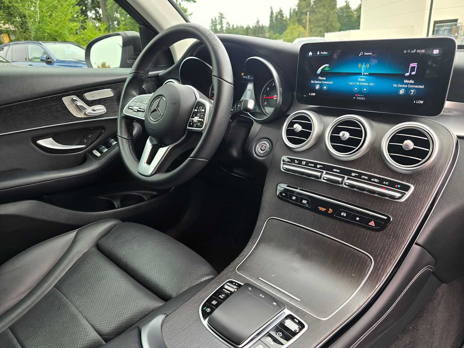 Used 2021 Mercedes-Benz GLC 300 4MATIC image 10