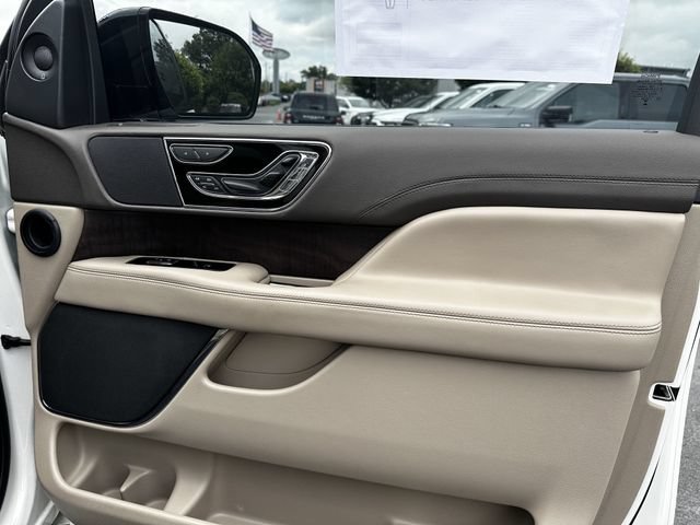 Certified 2024 Lincoln Navigator Reserve w/ Monochromatic Package AWD/4WD image 35
