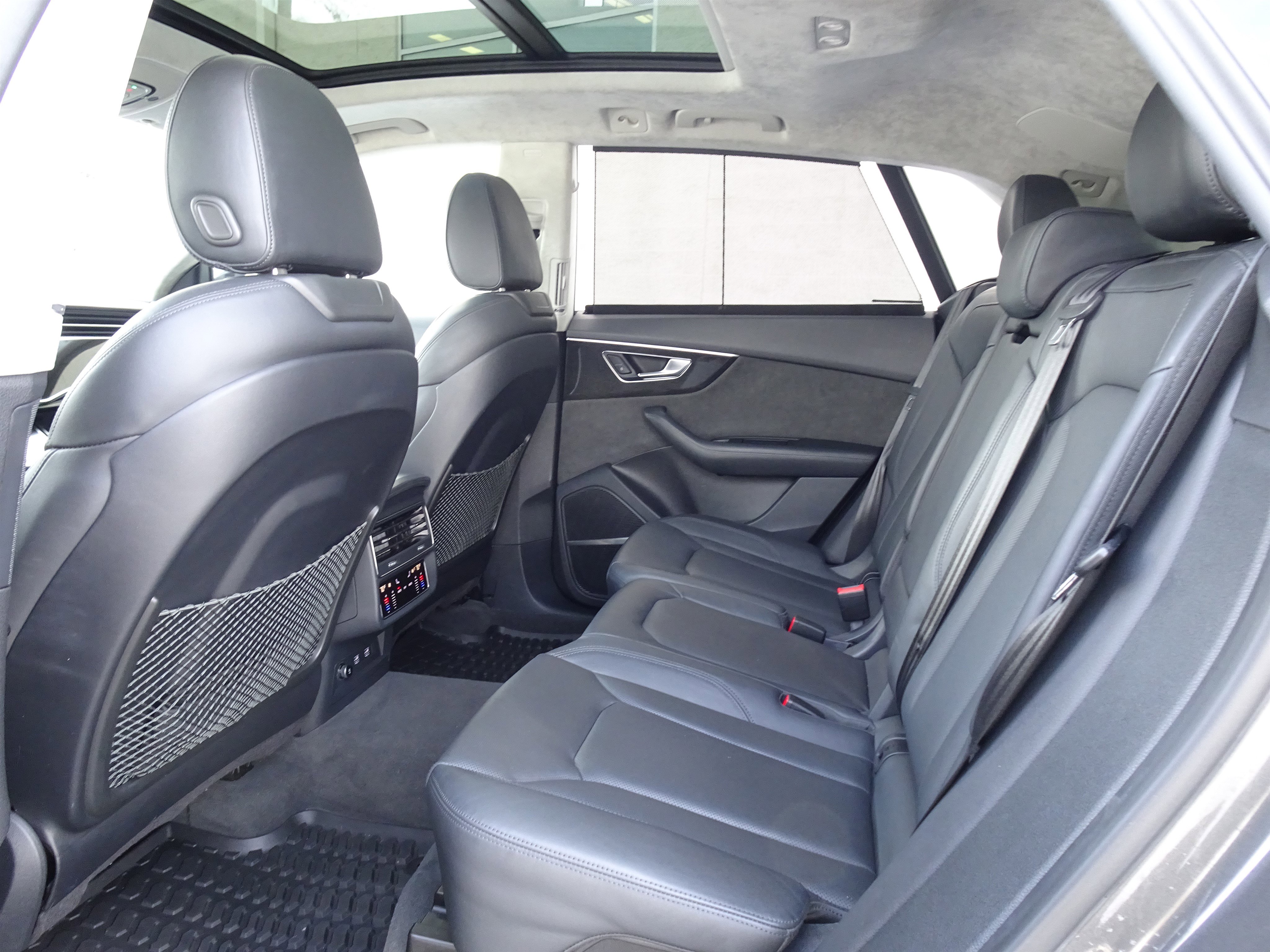 Used 2019 Audi Q8 Prestige w/ Luxury Package image 18