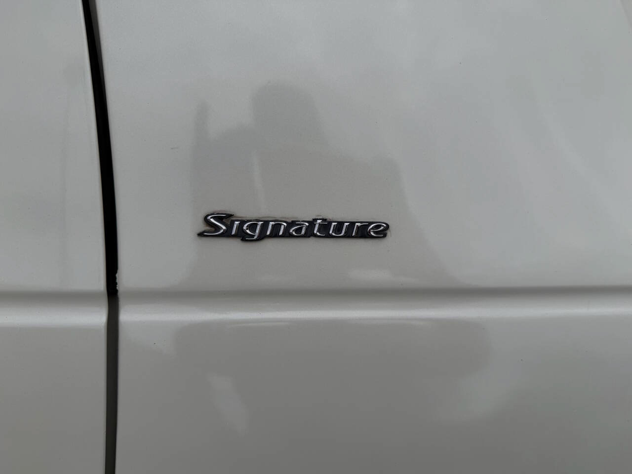 Used 2006 Lincoln Town Car Signature RWD image 7