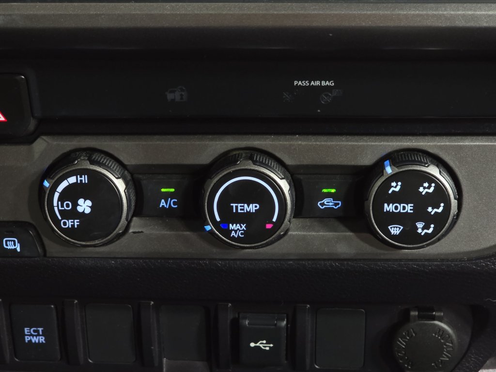 Used 2021 Toyota Tacoma SR5 RWD image 19