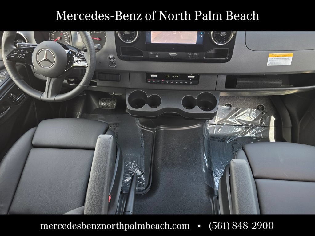 Used 2025 Mercedes-Benz Sprinter 2500 image 11