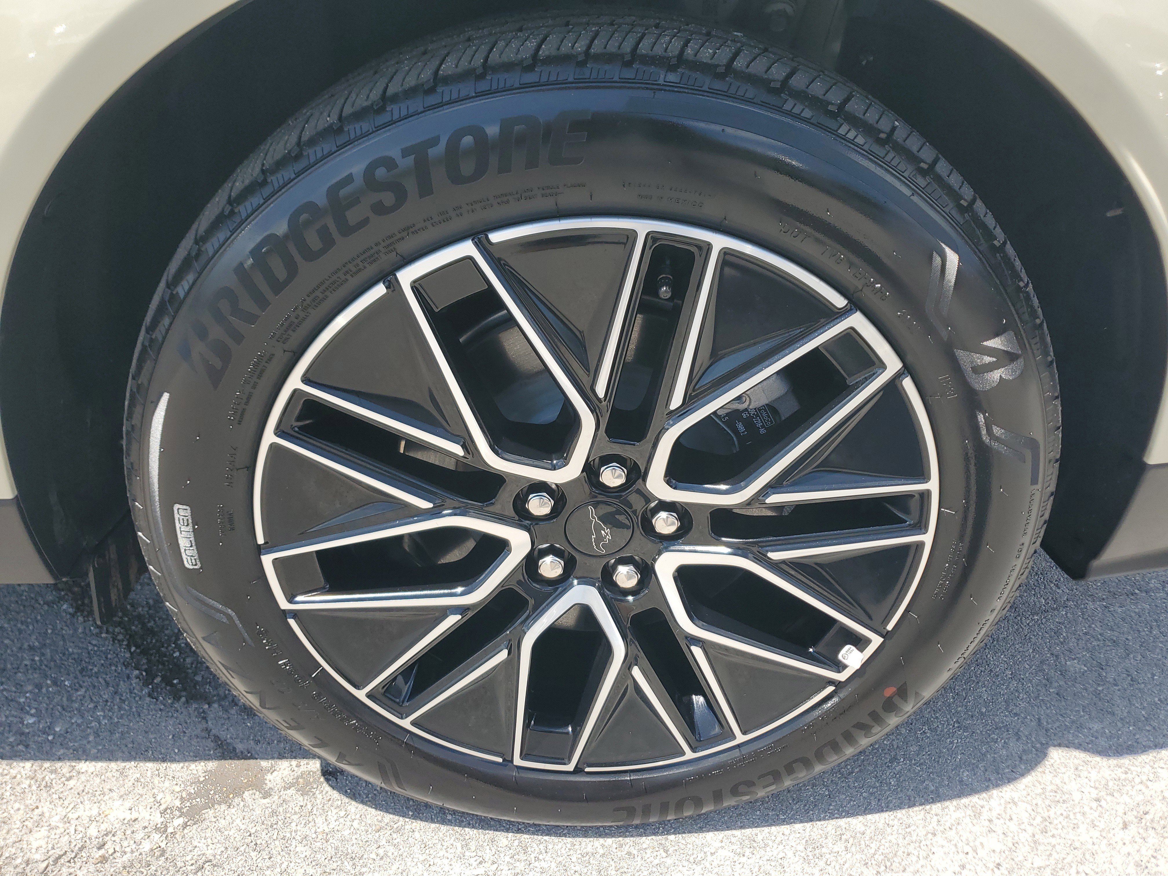 Used 2025 Ford Mustang Mach-E Premium RWD image 9