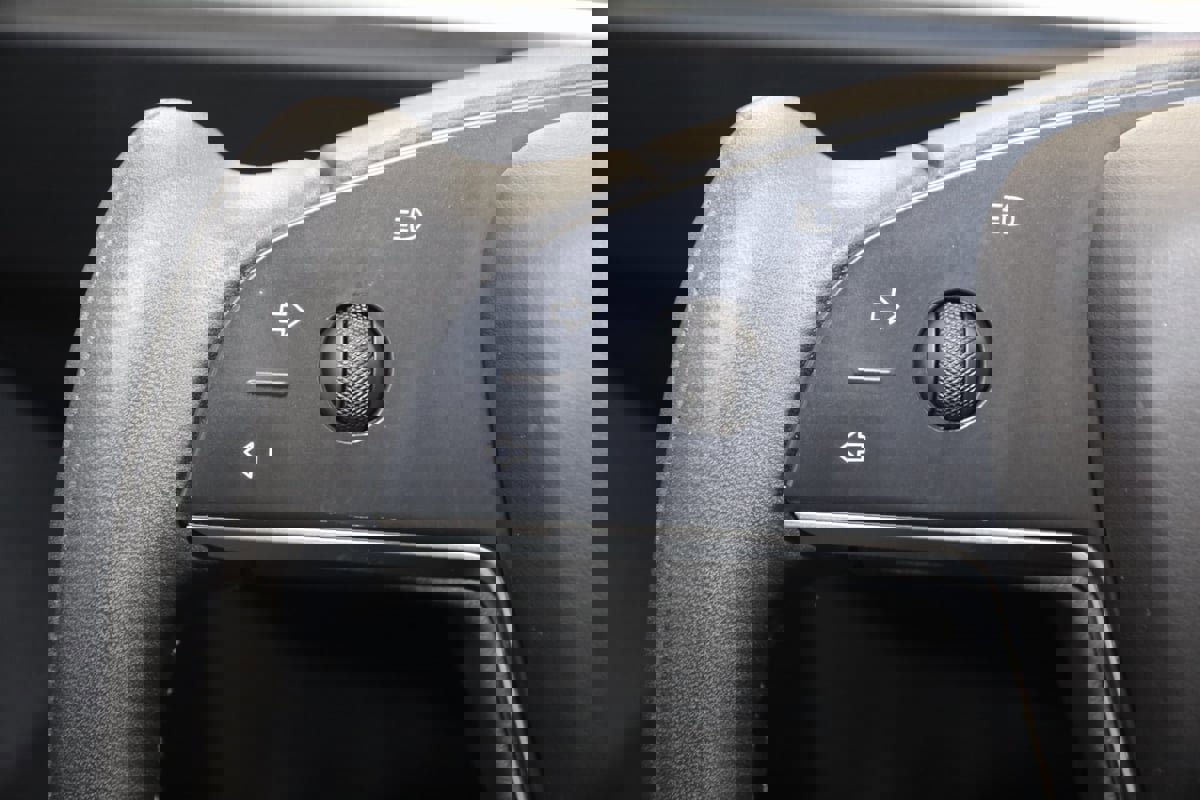 Used 2022 Tesla Model X image 42