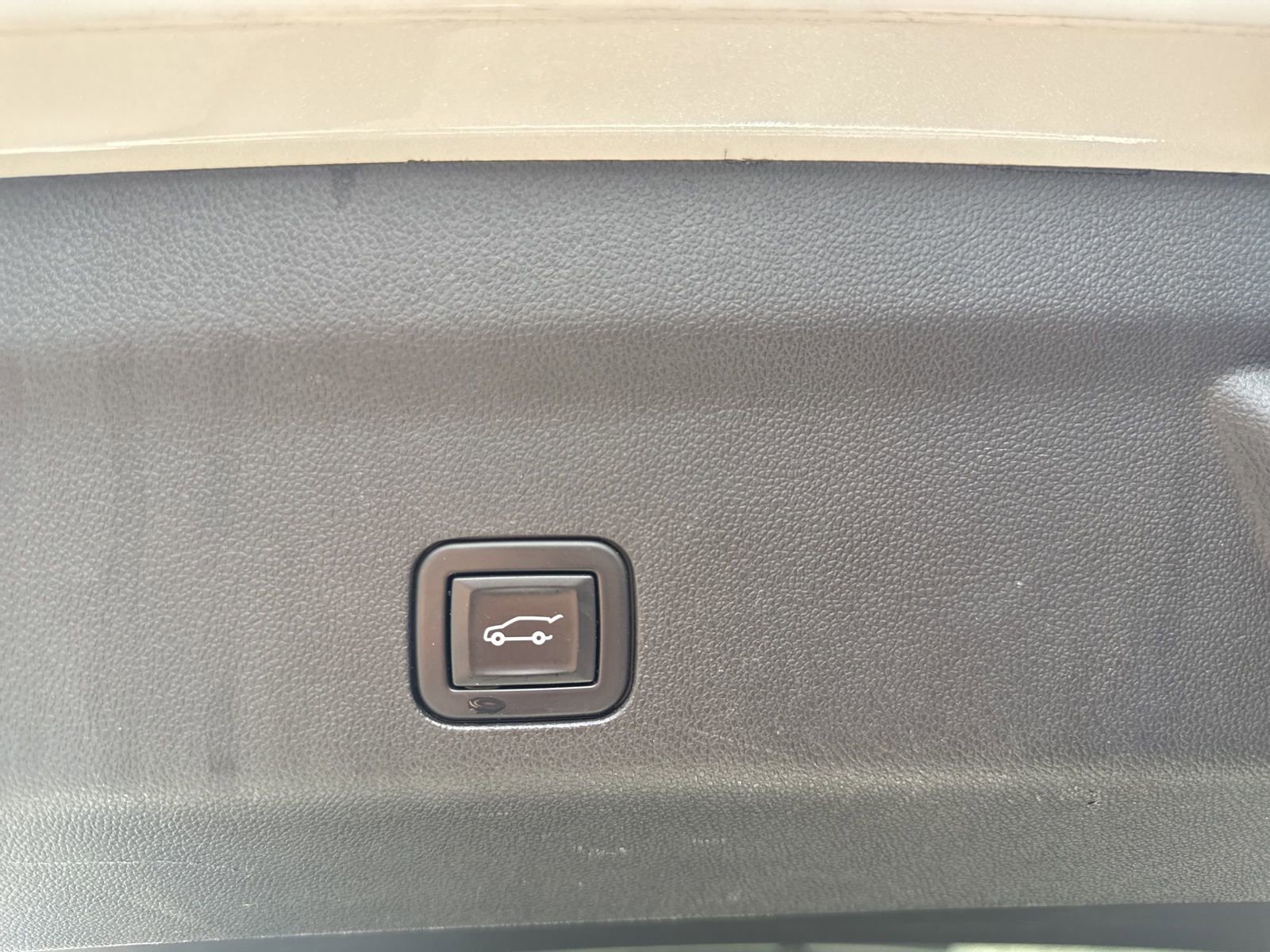 Used 2021 Chevrolet Tahoe High Country AWD/4WD image 16