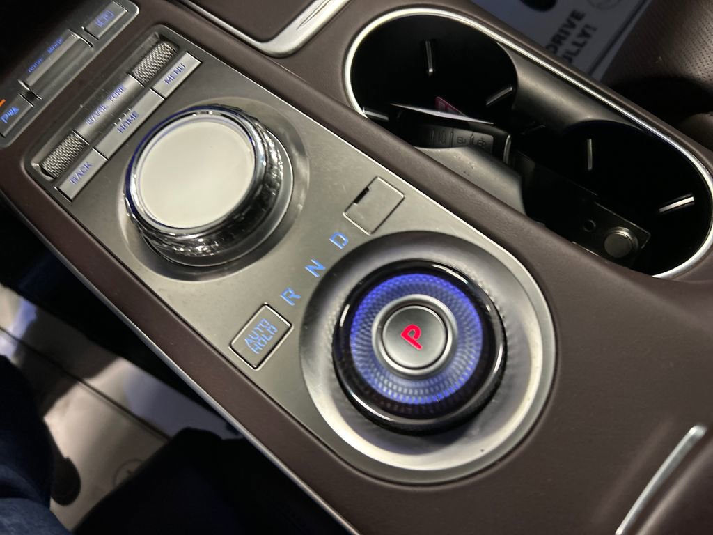 Used 2023 Genesis GV70 2.5T w/ Advanced Package image 19