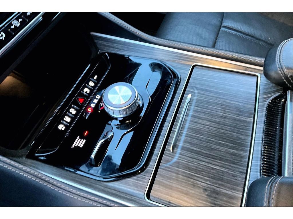 Used 2024 Jeep Wagoneer L Series II w/ Flexible Seating Group image 16