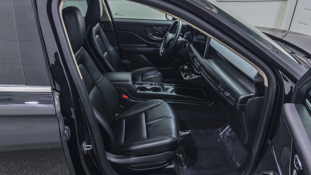 Used 2024 Lincoln Corsair AWD image 22