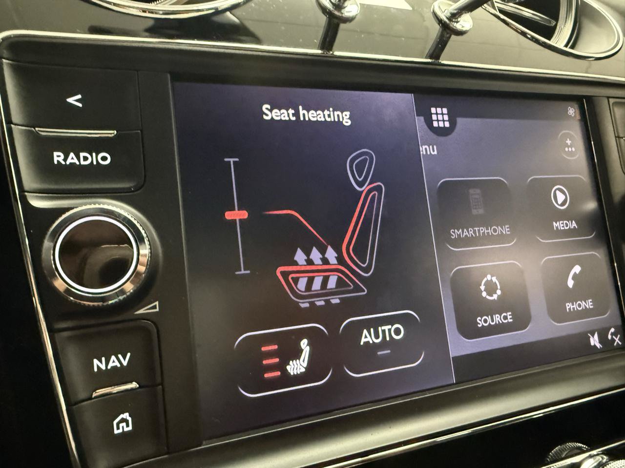 Used 2018 Bentley Bentayga AWD/4WD image 19