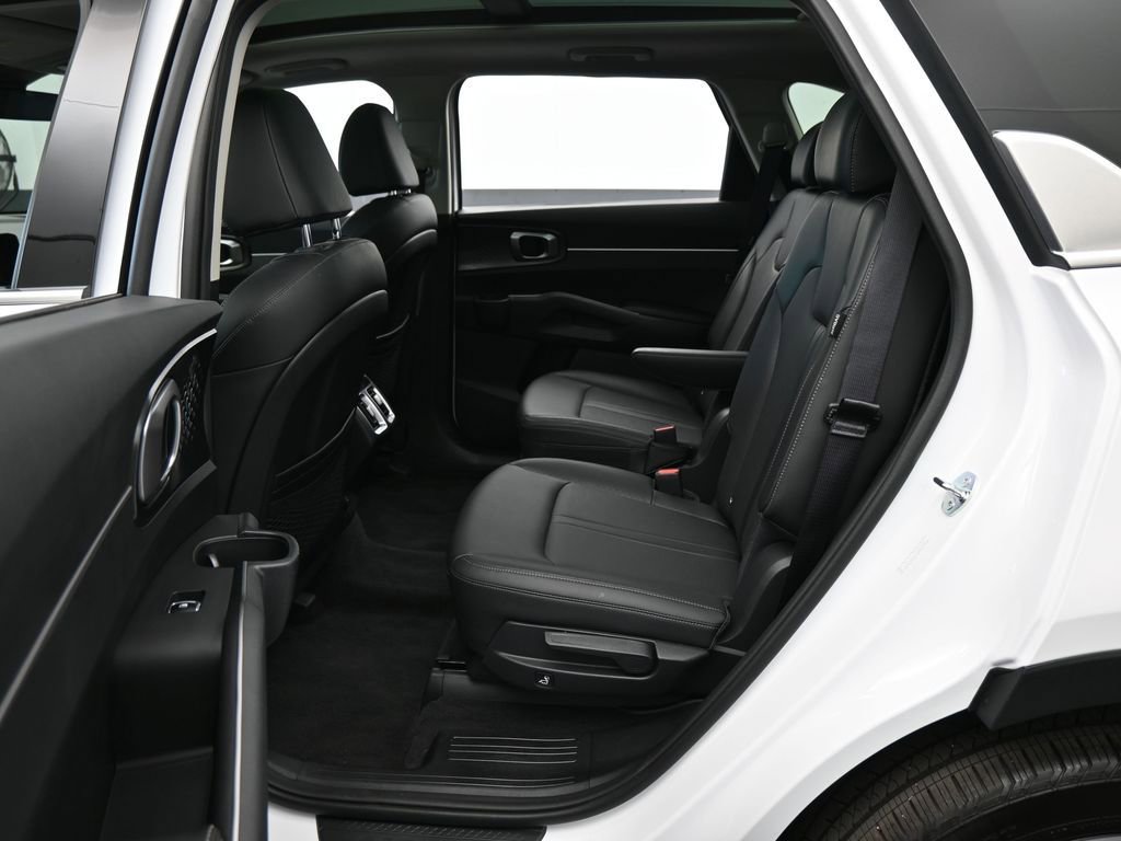 Used 2025 Kia Sorento EX w/ Panoramic Sunroof Package FWD image 33