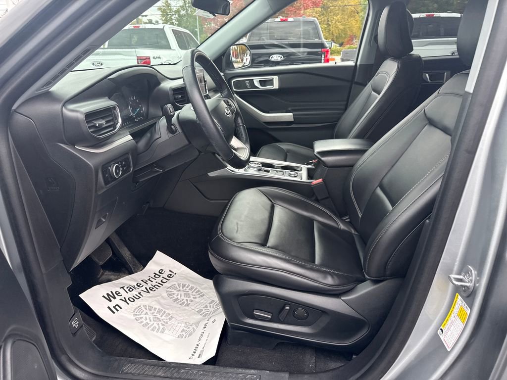 Used 2023 Ford Explorer XLT w/ Equipment Group 202A image 24