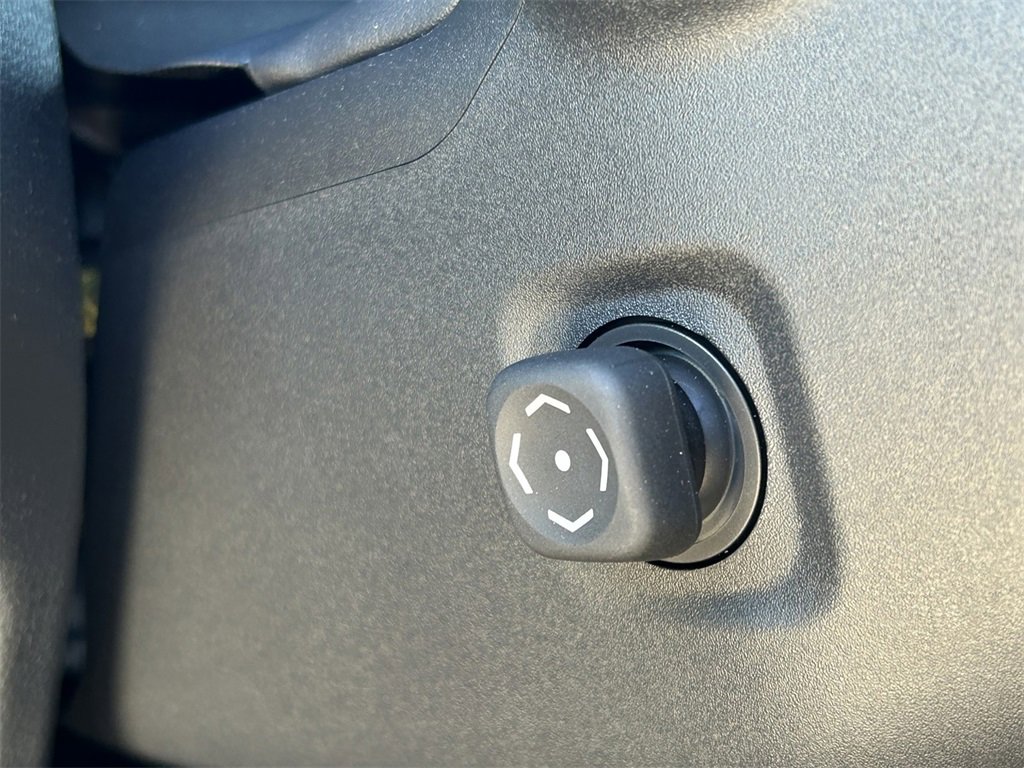 Used 2025 Toyota Land Cruiser image 32