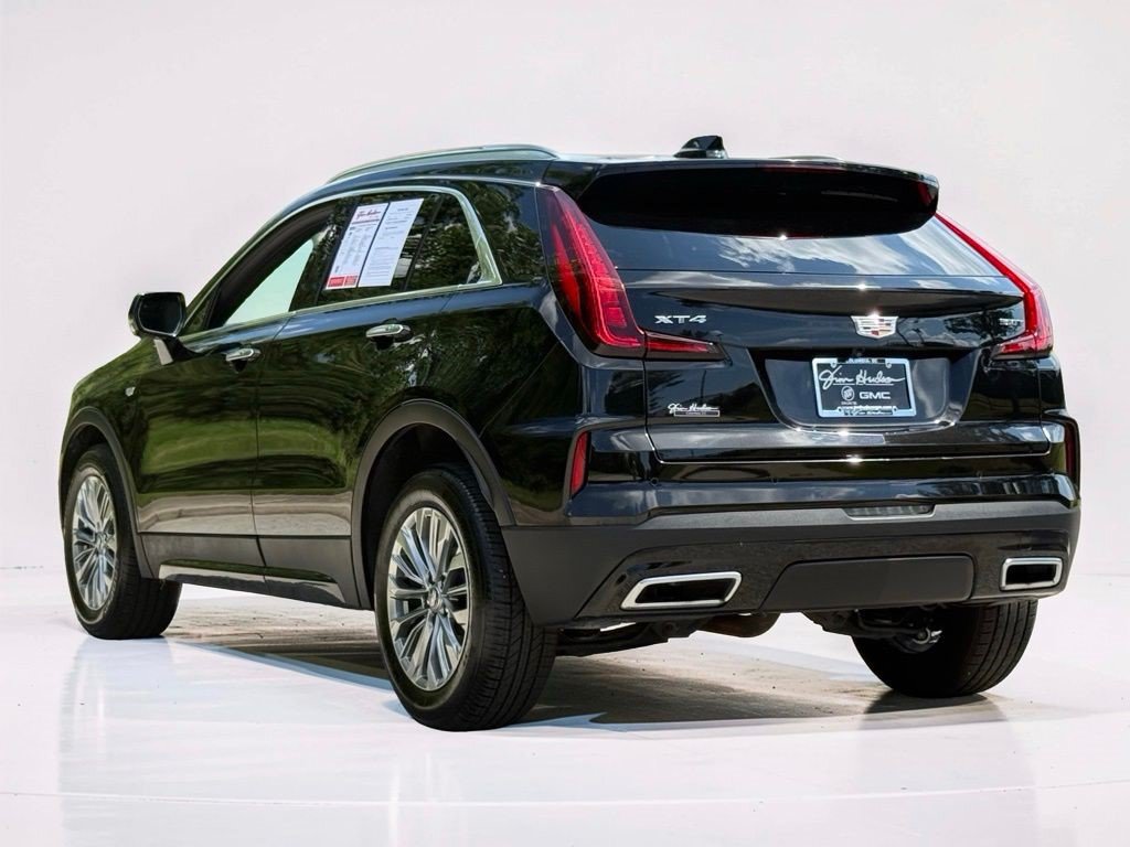 Certified 2025 Cadillac XT4 Premium Luxury FWD image 9