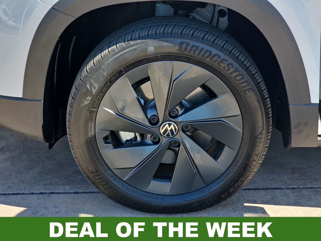 Used 2025 Volkswagen Taos S image 35