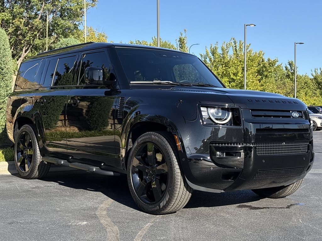 New 2026 Land Rover Defender 130 X-Dynamic SE AWD/4WD image 7