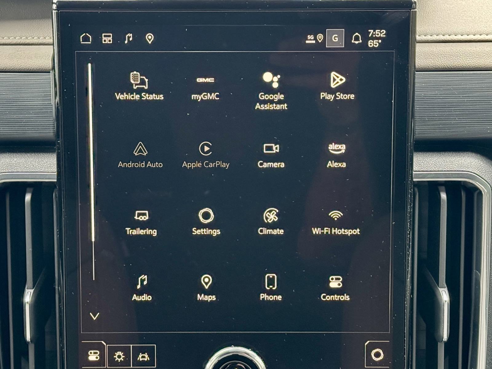 New 2025 GMC Acadia Elevation image 27