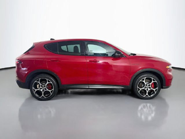 Used 2024 Alfa Romeo Tonale Veloce w/ Premium Interior Package AWD/4WD image 11