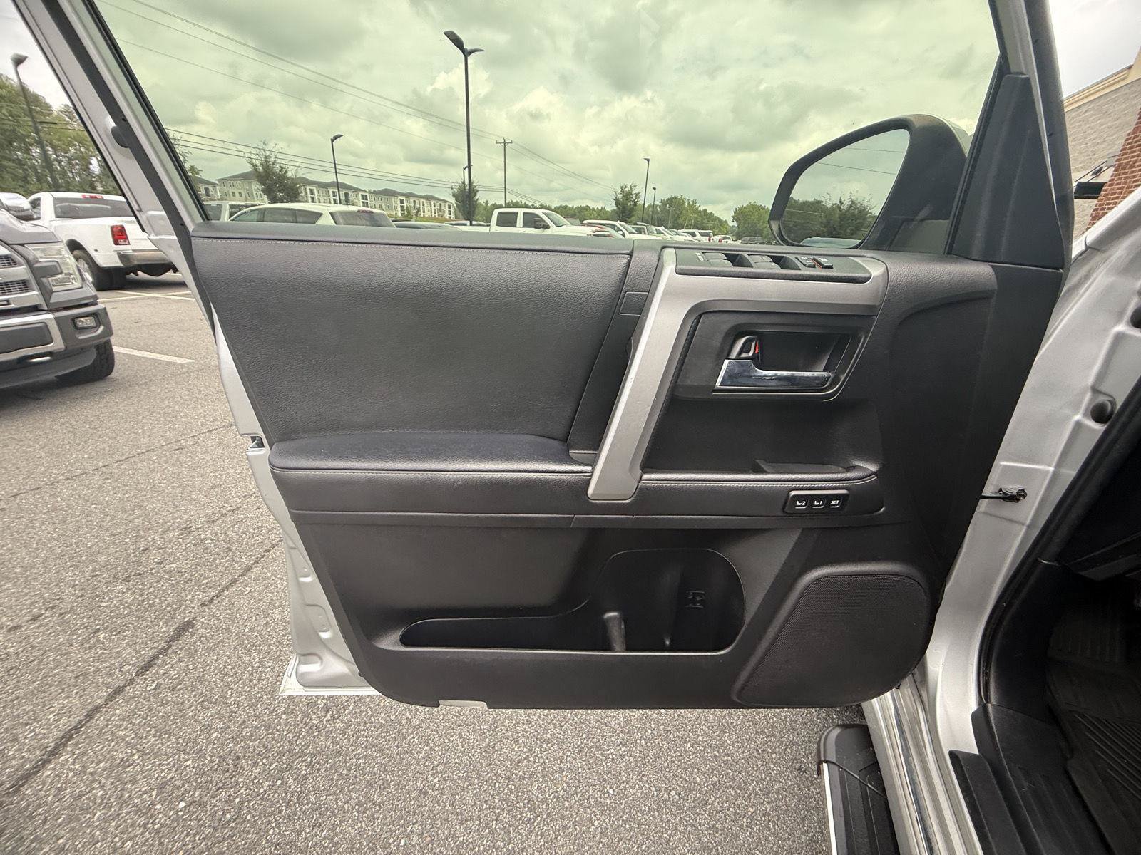Used 2022 Toyota 4Runner Limited RWD image 10