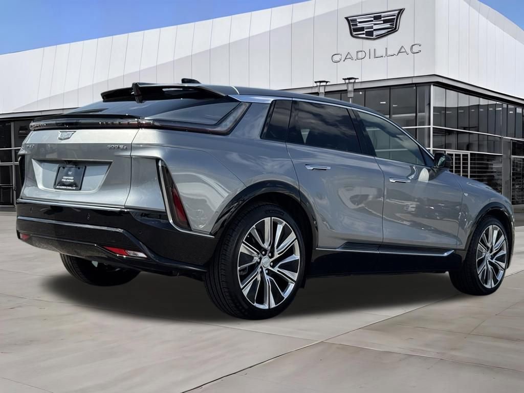 Certified 2025 Cadillac Lyriq Luxury w/ LPO, Floor Liner Package AWD/4WD image 8