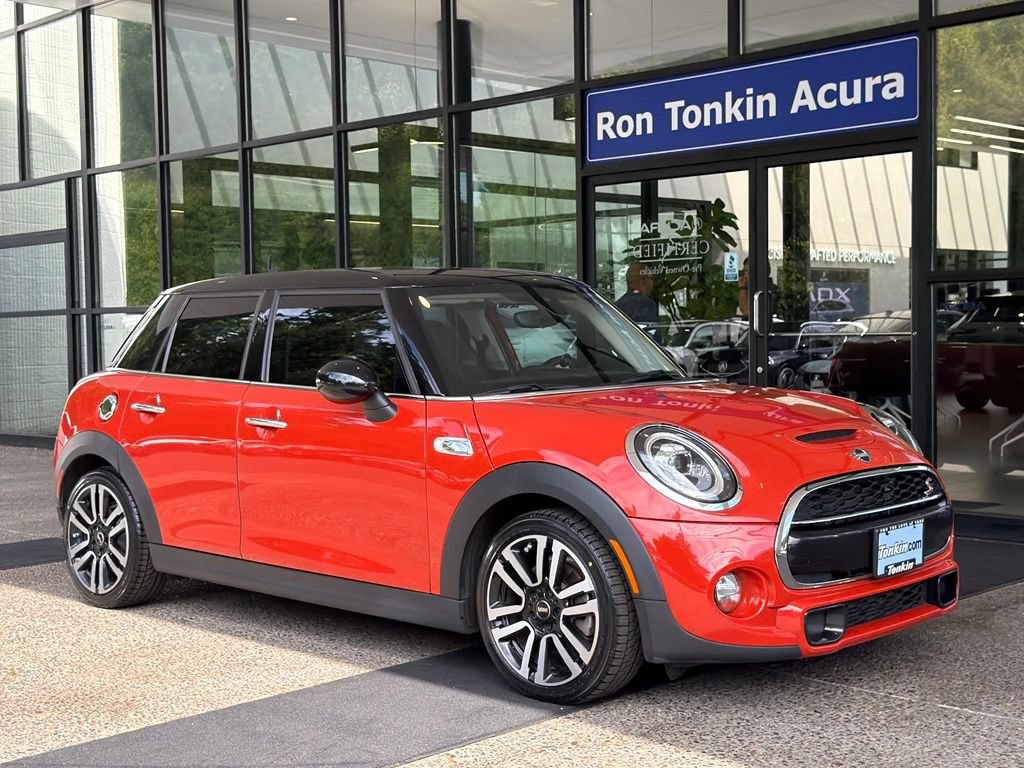 Used 2019 MINI Cooper S w/ Signature Upholstery Package FWD image 2