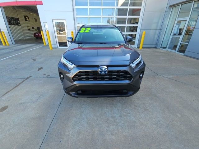 Used 2022 Toyota RAV4 XLE Premium image 2