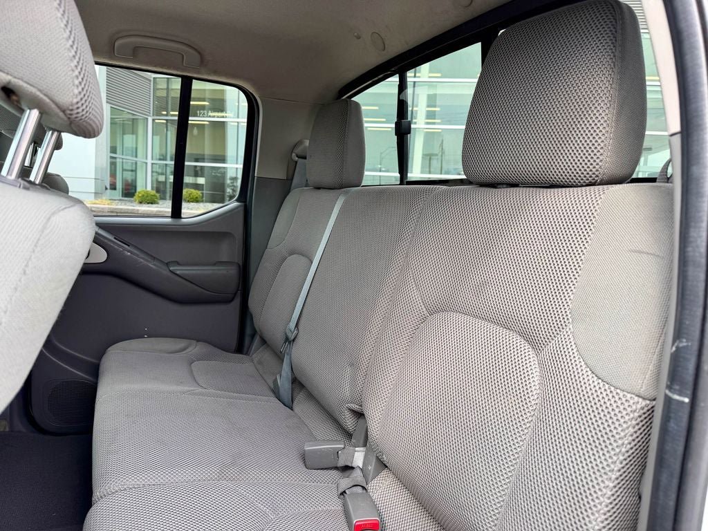Used 2016 Nissan Frontier SV AWD/4WD image 14